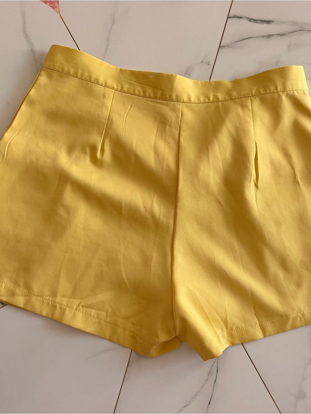 Yellow High-Waist Pleated Bermuda Shorts - Picture 6 of 8
